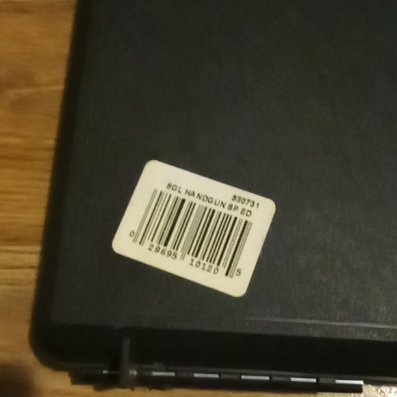 very nice wnt Doskocil pistol case it is extremely nice and is new with tags - Picture 4 of 4